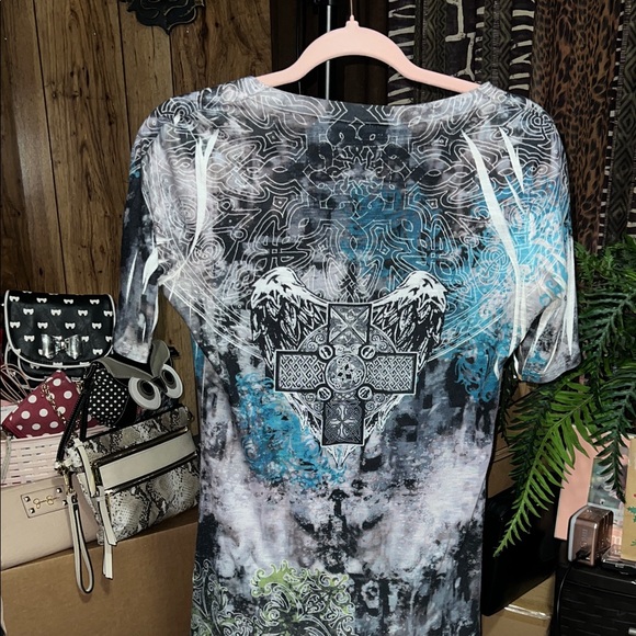 Daytrip Black and Blue Graphic Tee - Picture 3 of 4